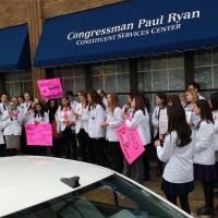 ryan-planned-parenthood-protest-011817