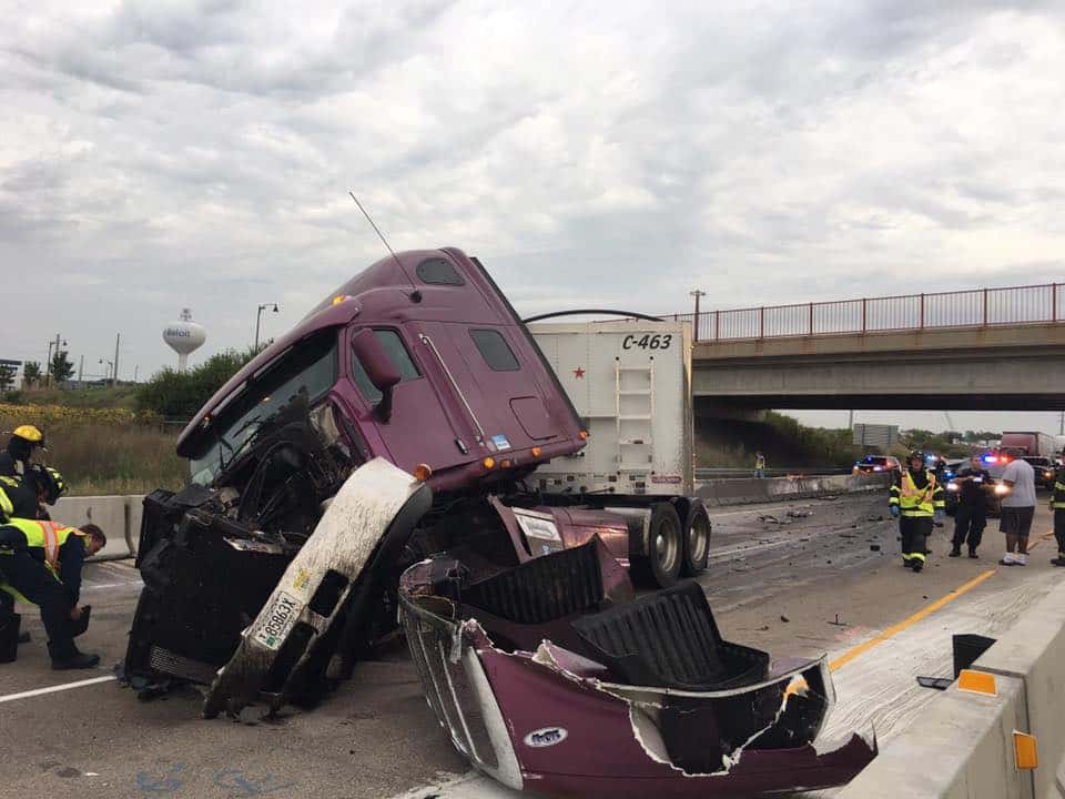 Singlevehicle accident blocks I39/90 southbound near Beloit WCLO