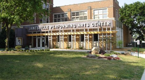 All LGBTQ+ cast performs musical RENT at JPAC - Vimarsana News