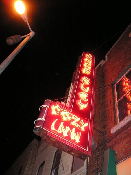 Historic Janesville restaurant restoring iconic neon sign - Vimarsana News