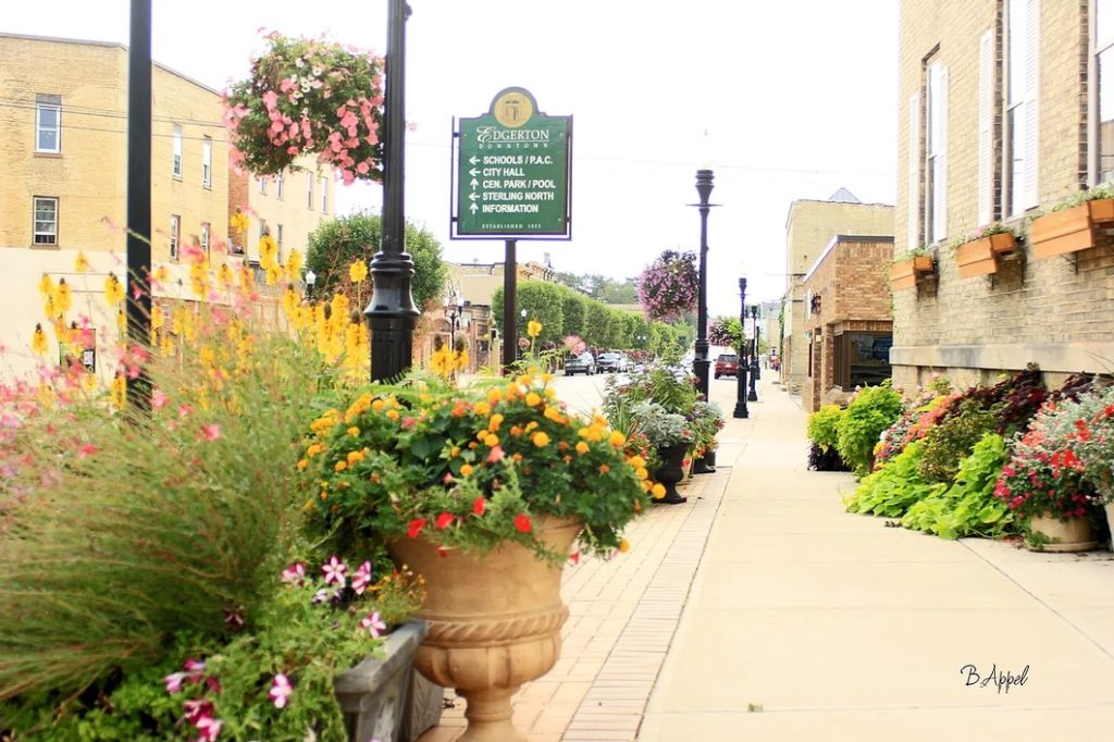 Holiday parade planned in downtown Edgerton WCLO