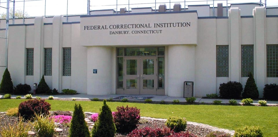 Former Mercyhealth VP to do time at same prison as Orange is the New Black author Piper Kerman - Vimarsana News