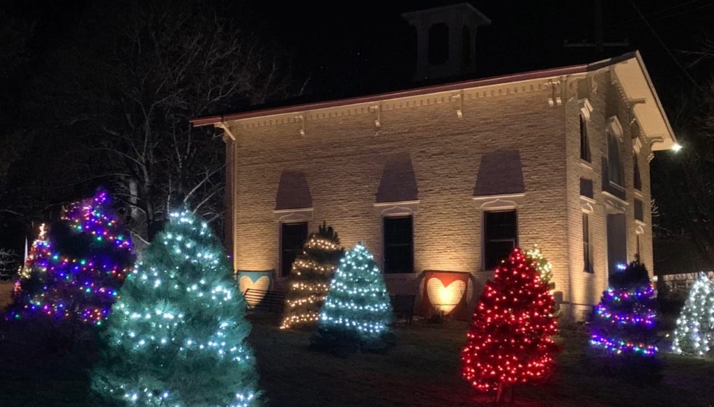 RCHS holiday tree show returns for a 4th year WCLO