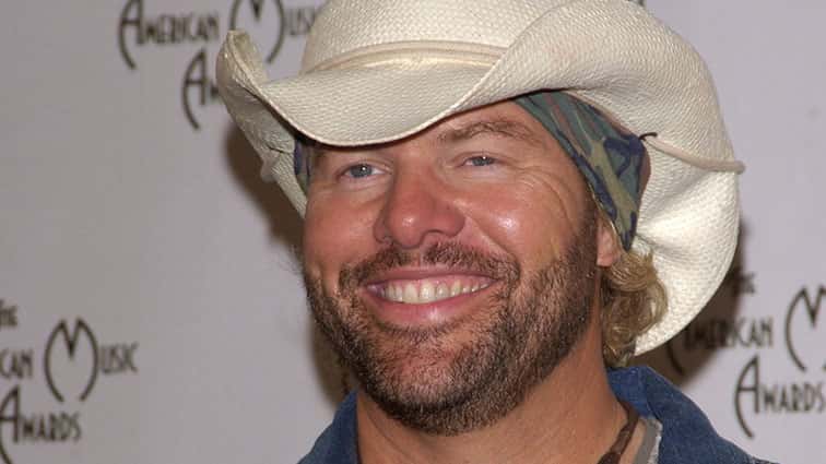 Toby Keith Teaches us a fun way to wash our hands | WJVL