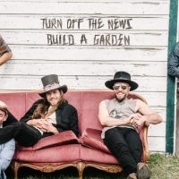 lukas-nelson-turn-off-the-news