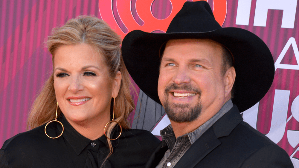 Garth Brooks And Wife Trisha Yearwood Announce New CBS Holiday Concert ...