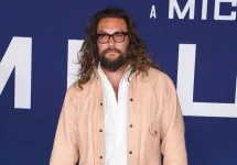 Jason Momoa arrives for the ‘Ambulance’ Premier on April 04^ 2022 in Los Angeles^ CA