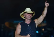 Kenny Chesney performs onstage at the Runaway Country Music Fest at Osceola Heritage Park on March 19^ 2016 in Kissimmee^ Florida.