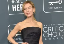 Renee Zellweger arrives for the 25th Annual Critics' Choice Awards on January 12^ 2020 in Santa Monica^ CA