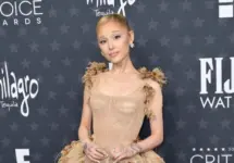 Ariana Grande at the Critics Choice Awards 2025. SANTA MONICA^ USA. February 07^ 2025