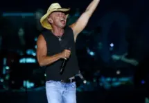 Kenny Chesney performs onstage at the Runaway Country Music Fest at Osceola Heritage Park on March 19^ 2016 in Kissimmee^ Florida.
