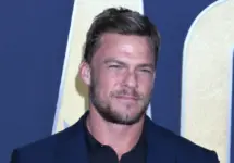 Alan Ritchson at the 2022 Academy of Country Music Awards Arrivals at Allegient Stadium on March 7^ 2022 in Las Vegas^ NV