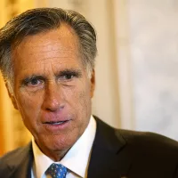 romneymitt_071823gn02_w763204