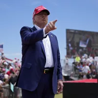 trumpdonald_060924ap01_w161183