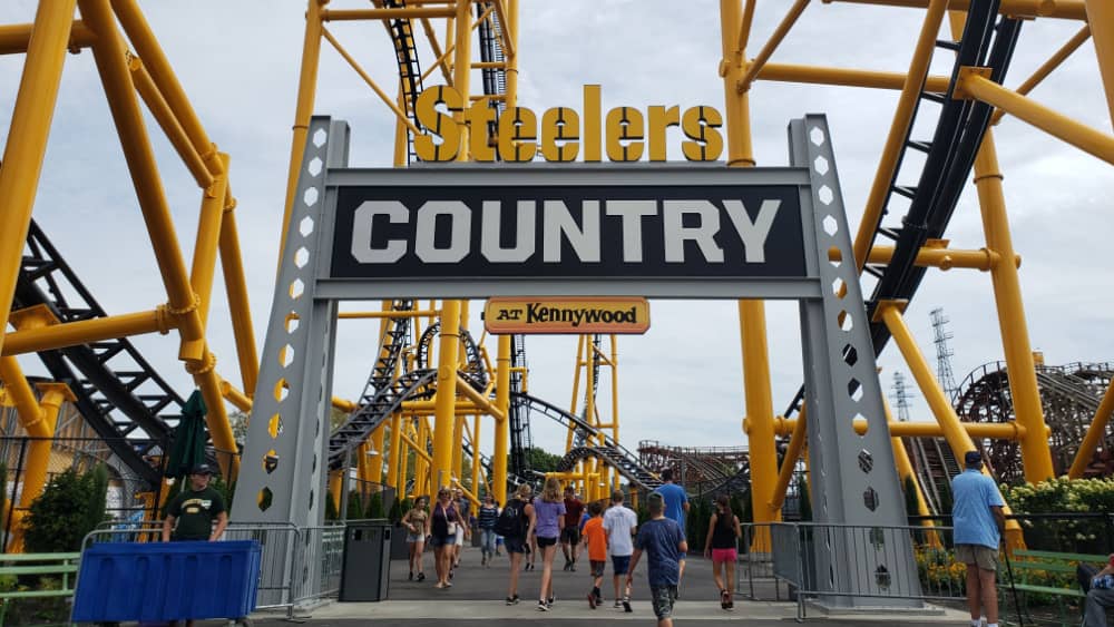 Search for suspect is underway after three people shot at Pennsylvania amusement park - Vimarsana News
