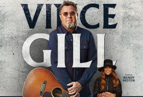 VINCE GILL in Davenport