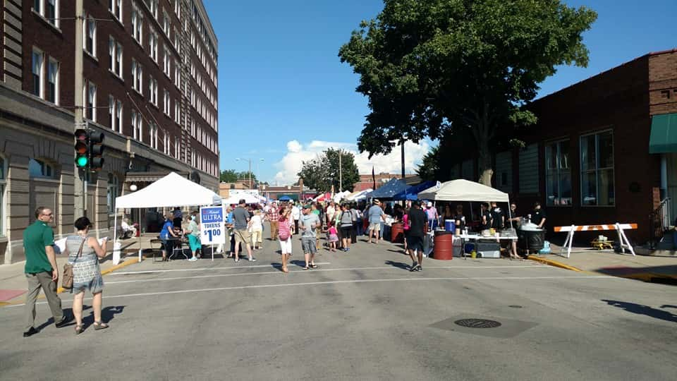 30th Taste of Galesburg draws hundreds to downtown WGIL 93.7 FM & 1400 AM