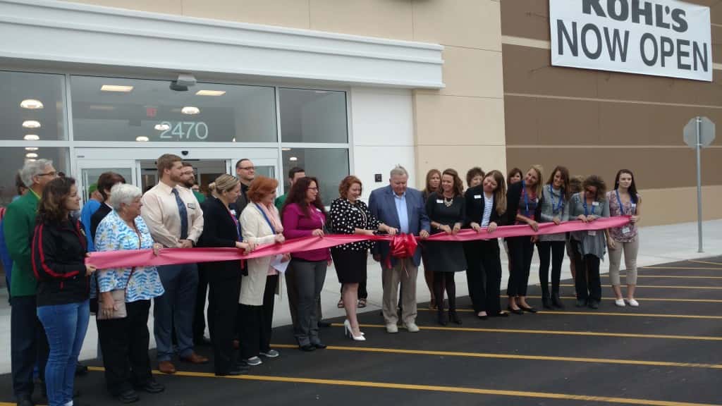 Kohl's holds grand opening, ribbon cutting with city officials WGIL