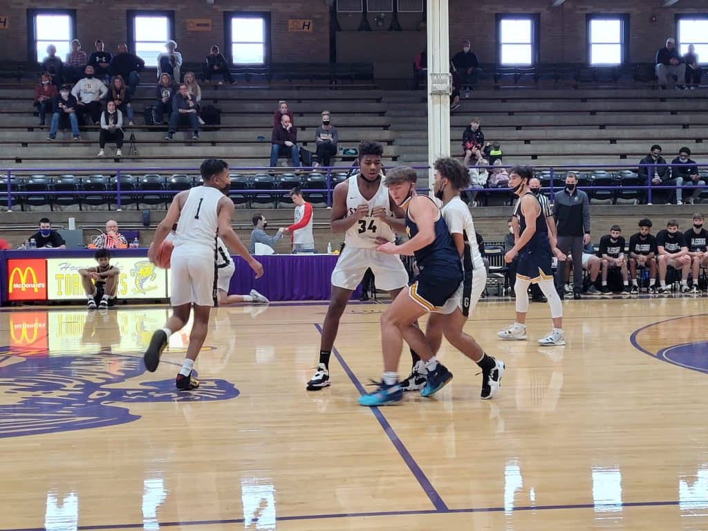 Galesburg boys basketball team suffers first loss at Taylorville
