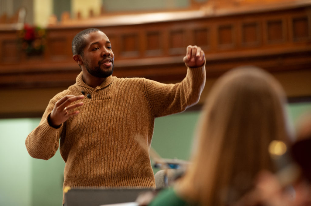 Knox-Galesburg Symphony launching 70th season with new conductor, new venue - Vimarsana News