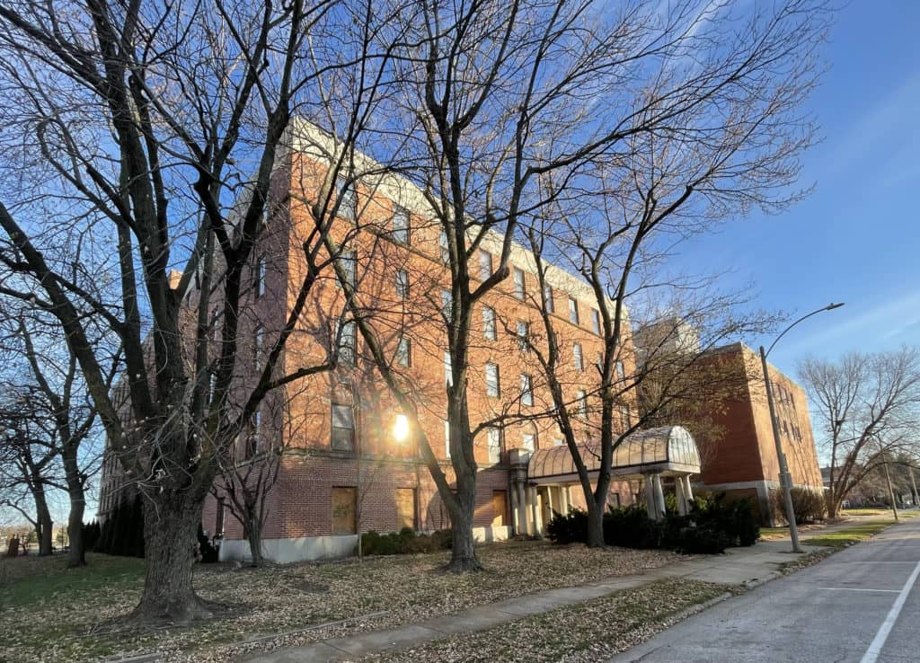 Offices, apartments and a rooftop restaurant still planned for this vacant downtown Galesburg building - Vimarsana News