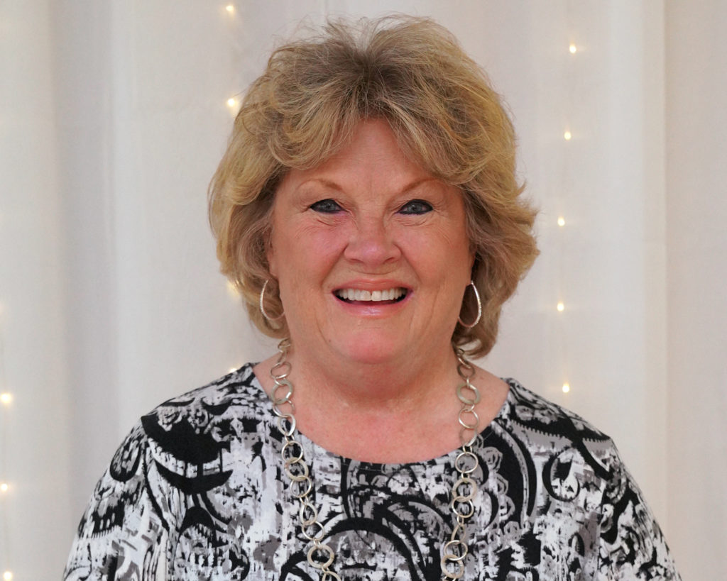 She 'lived United' during the pandemic. Galesburg Chamber honors community service award winner - Vimarsana News