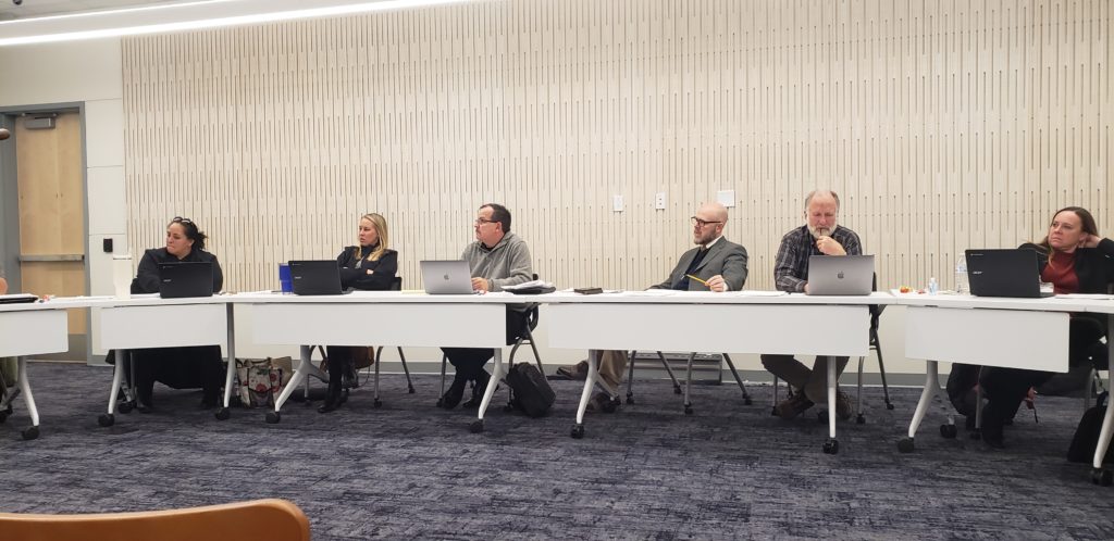 District 205 to consider more solar arrays for King and Silas Willard elementary schools - Vimarsana News