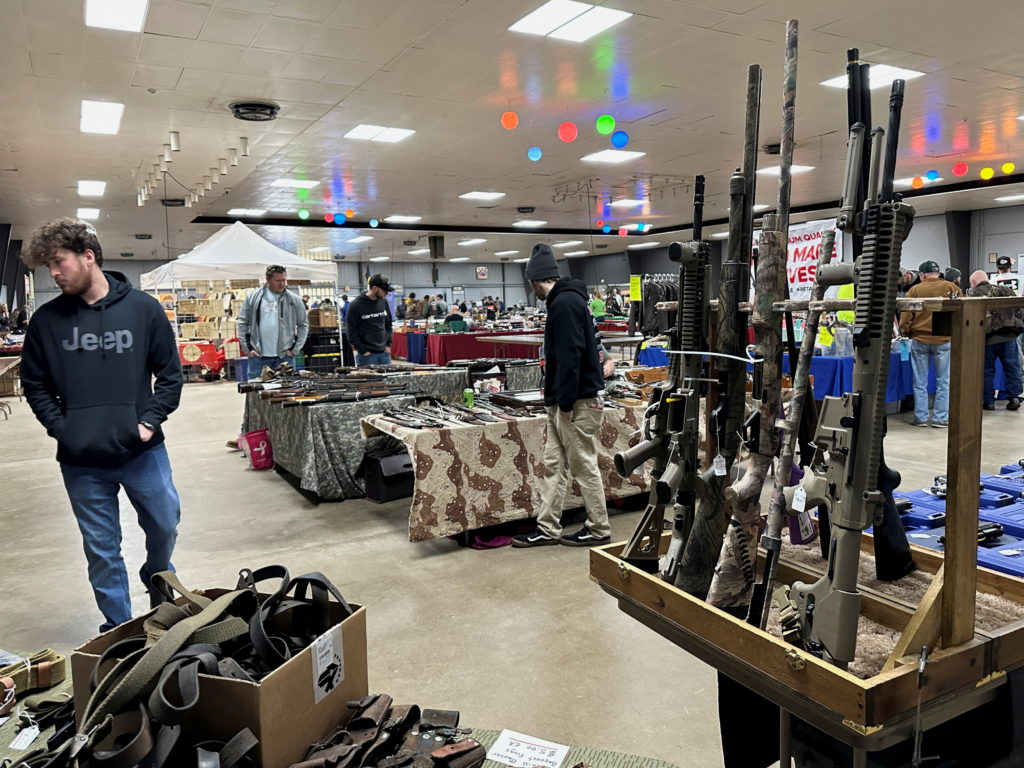 Knox County a 'Sanctuary County' for firearms owners. Board debates assault weapons ban - Vimarsana News