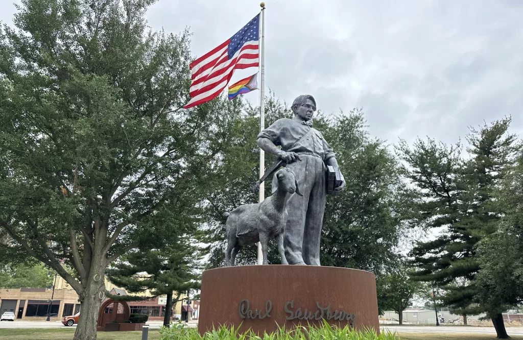 Mayor and Council say Galesburg needs a flag policy. Will it be restrictive or inclusive? - Vimarsana News