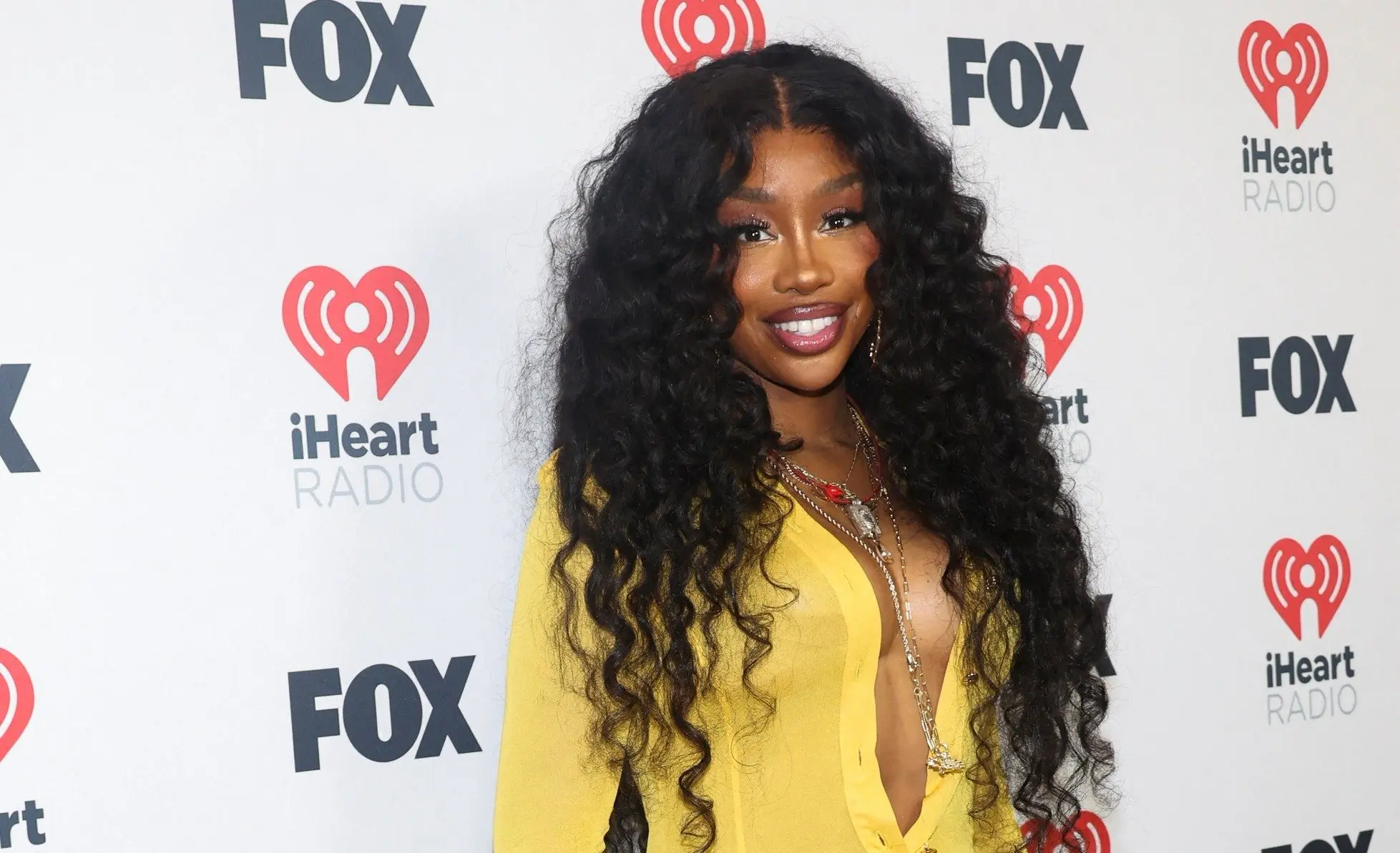 awards-iheartradio-25