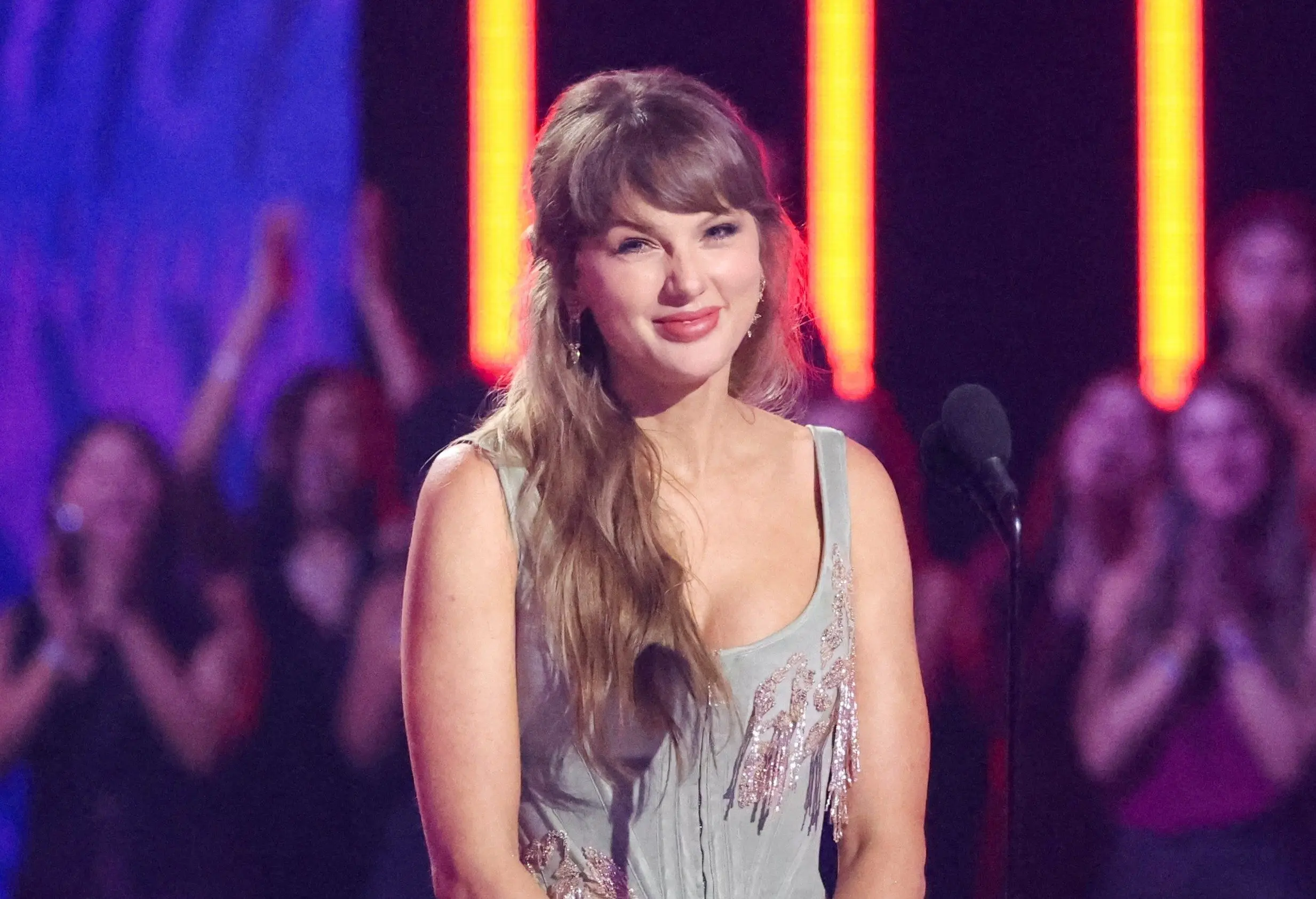 awards-iheart-radio-3