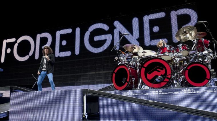 foreigner-in-concert-at-key-arena-in-seattle-october-21-2011