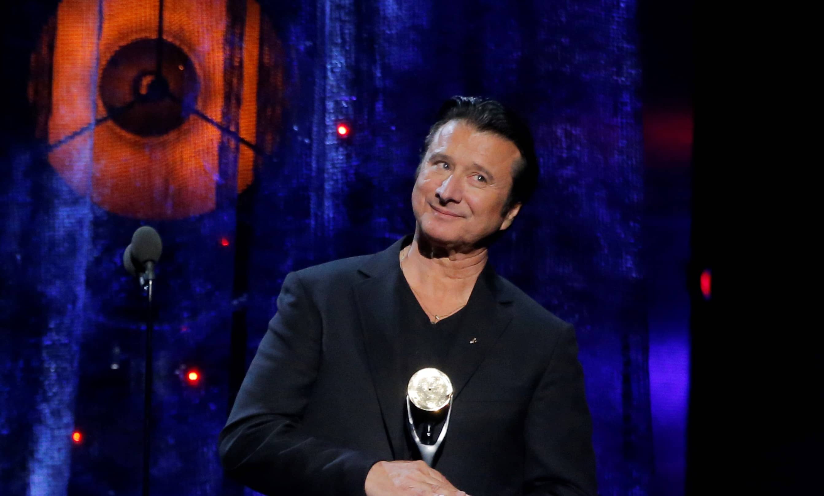 32nd-annual-rock-roll-hall-of-fame-induction-ceremony-show-4