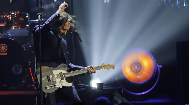 32nd-annual-rock-roll-hall-of-fame-induction-ceremony-show-10