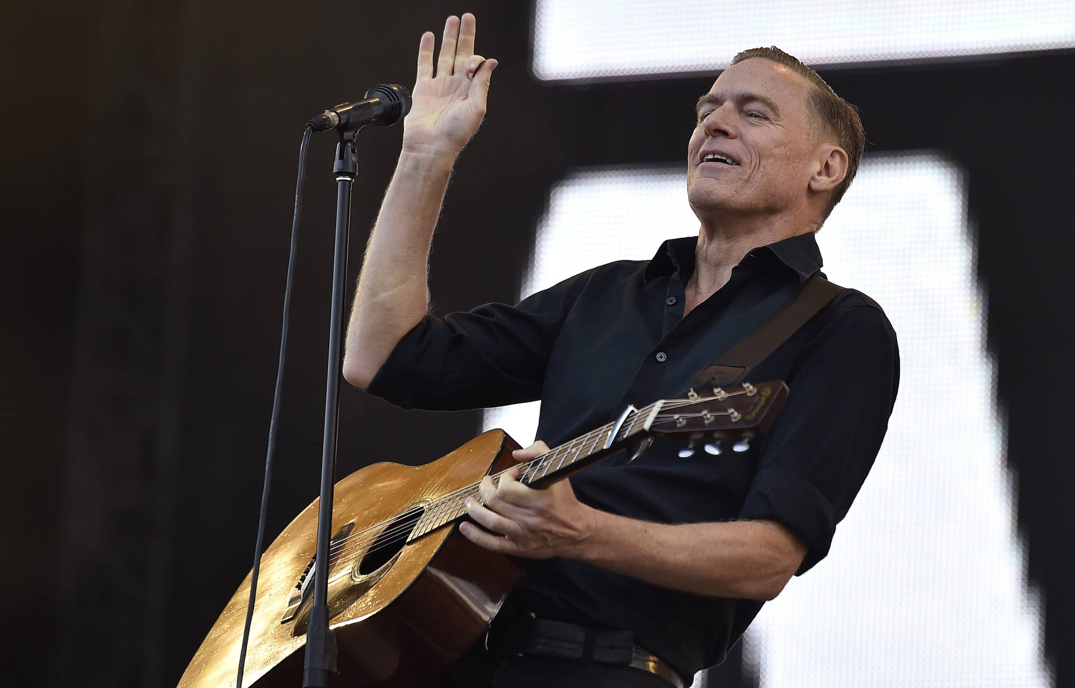 bryan-adams-sings-during-the-closing-ceremony-for-the-invictus-games-at-the-olympic-park-in-east-london