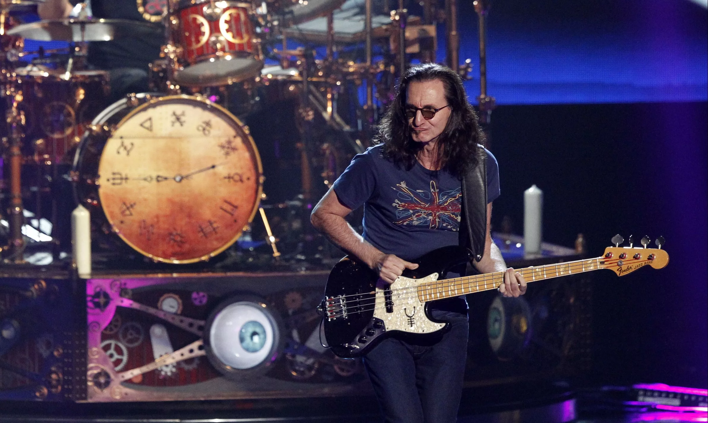 geddy-lee-2013-04-19t120000z_334590418_tb3e94j0lbizu_rtrmadp_3_music-rockhall