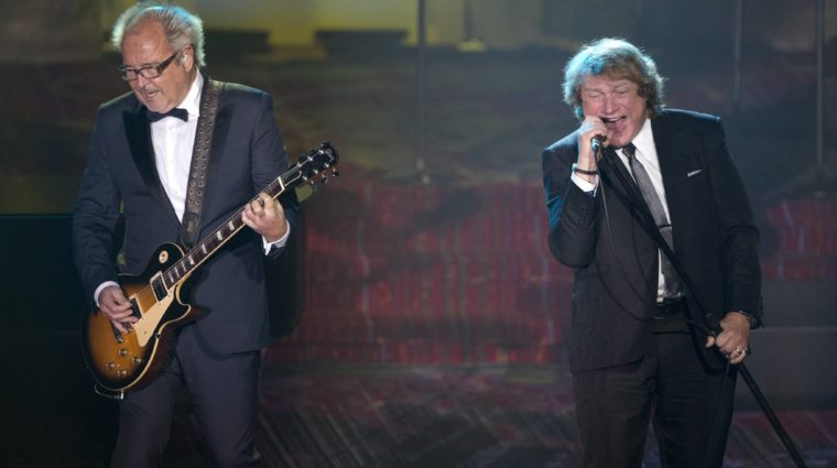 musicians-lou-gramm-and-mick-jones-of-foreigner-perform-during-the-44th-annual-songwriters-hall-of-fame-ceremony-in-new-york