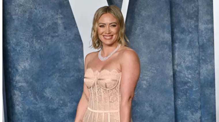 Hilary Duff at the 2023 Vanity Fair Oscar Party at the Wallis Annenberg Center. BEVERLY HILLS^ CA. March 12^ 2023