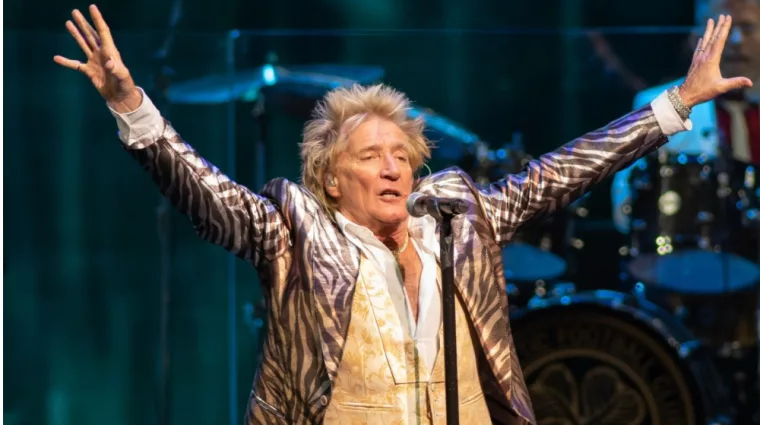 Rod Stewart performs on stage at the Hard Rock Live. HOLLYWOOD^ FLORIDA - FEBRUARY 13^ 2023