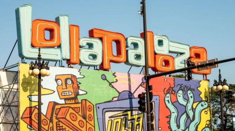 The temporary Lollapalooza sign downtown Chicago^ at the entrance to Grant Park. Chicago^ IL - August 1^ 2021