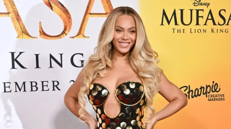 Beyonce arrives for ‘Mufasa: The Lion King’ World Premiere on December 09^ 2024 in Hollywood^ CA