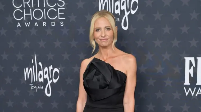 Sarah Michelle Gellar at the Critics Choice Awards 2025. SANTA MONICA^ USA. February 07^ 2025