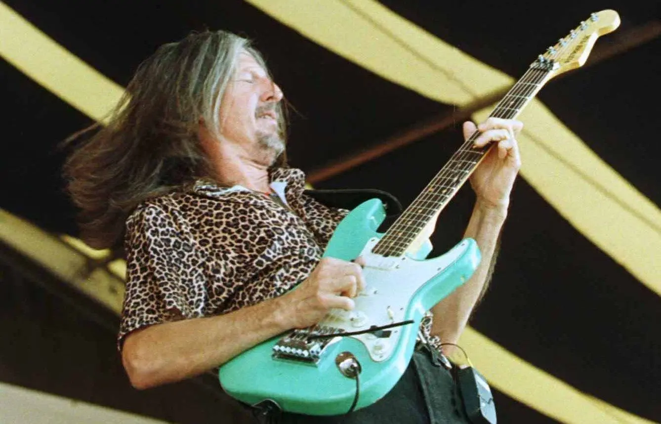 doobie-brothers-patrick-simmons-1998-05-04t000000z_89225604_rp1drieghyab_rtrmadp_3_nodesc