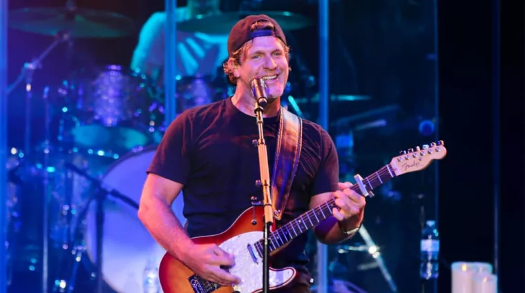 Billy Currington performs at the Paramount on May 10^ 2019 in Huntington^ New York.