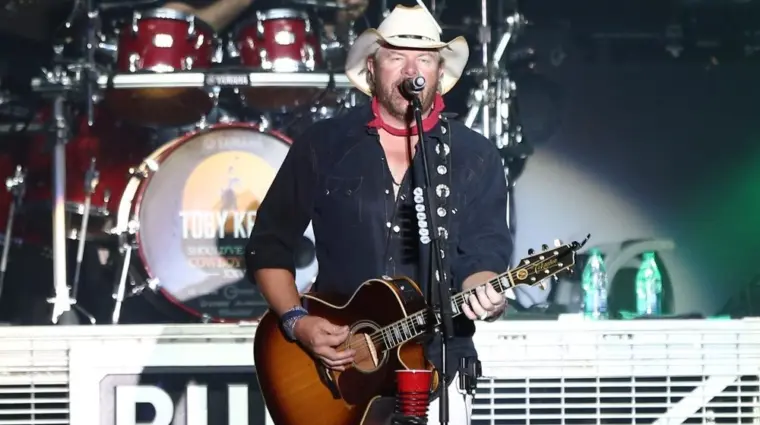 Toby Keith performs in concert at Country Thunder Arizona on April 8^ 2018 in Florence^ Arizona.