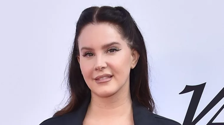 Lana Del Rey arrives for Variety 2021 Music Hitmakers Brunch on December 04^ 2021 in Los Angeles^ CA