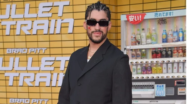 Bad Bunny arrives for the Hollywood premiere of ‘Bullet Train’ on August 01^ 2022 in Westwood^ CA