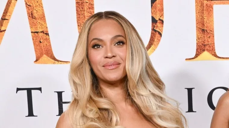 Beyonce arrives for ‘Mufasa: The Lion King’ World Premiere on December 09^ 2024 in Hollywood^ CA