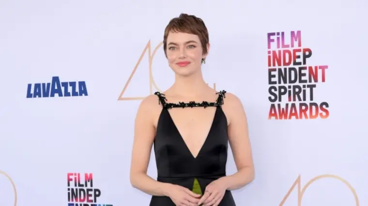 Emma Stone at the 2025 Film Independent Spirit Awards.SANTA MONICA^ USA. February 22^ 2025
