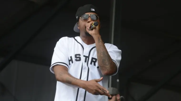 Nasir bin Olu Dara Jones^ better known by his stage name Nas^ performs at the 2017 New Orleans Jazz and Heritage Festival. New Orleans^ Louisiana - April 28^ 2017